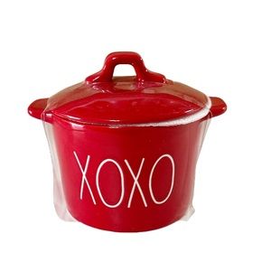 NEW Rae Dunn Red XOXO Covered Casserole Dish ♥️♥️♥️